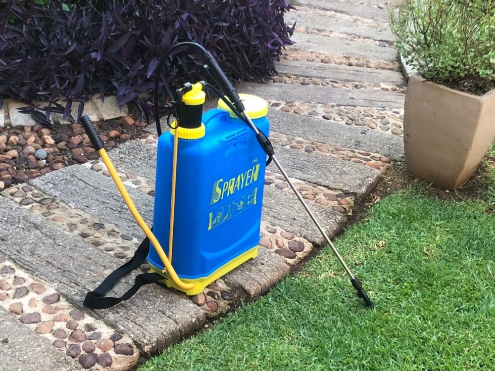 Knapsack sprayer